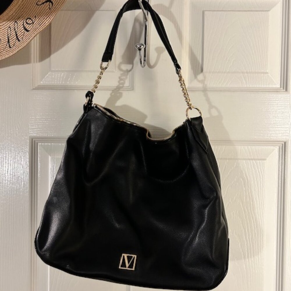 BEAUTIFUL Sturdy Victoria Secrets Black Shoulder Hobo Purse